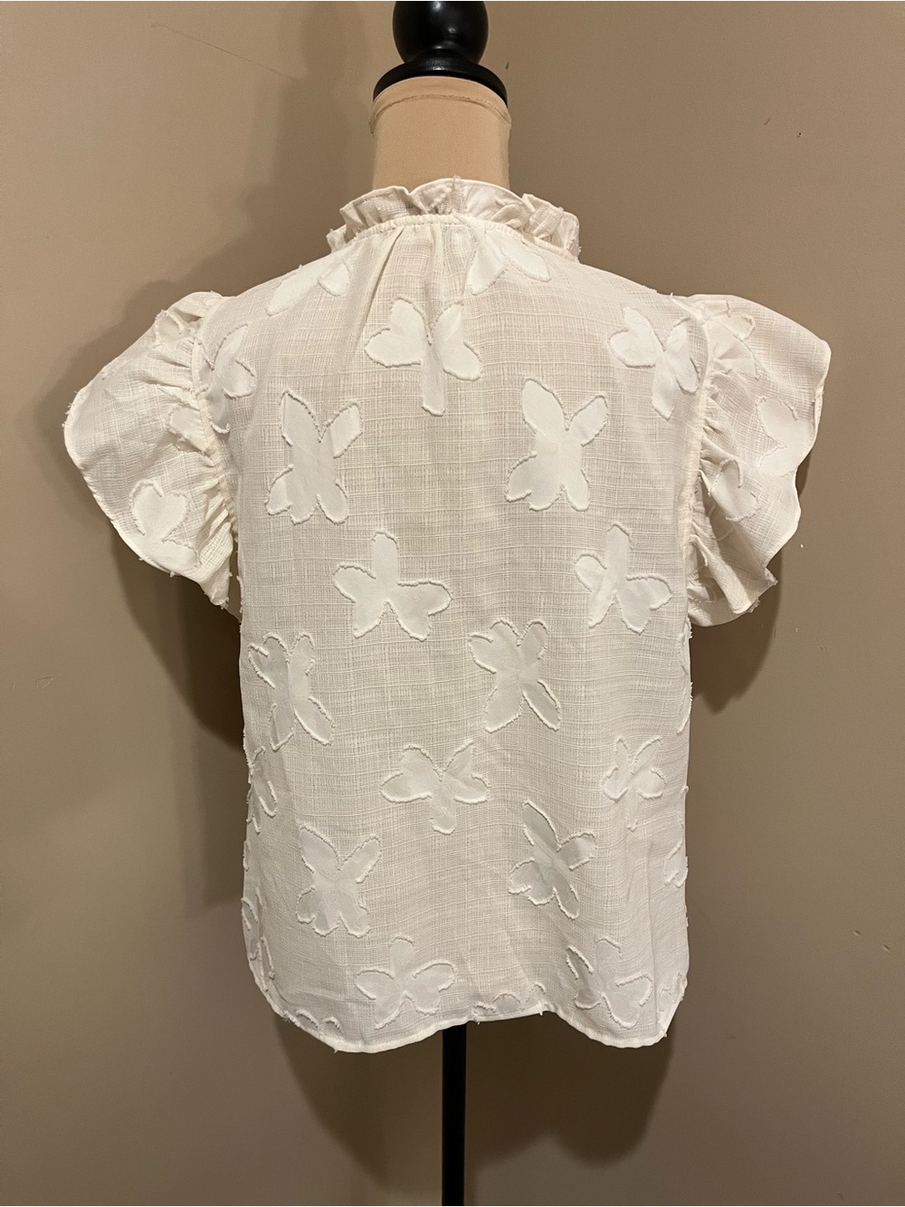 Voy Fairy Flutter Sleeve Appliqué V Neck Blouse, size Small - Picture 2 of 7